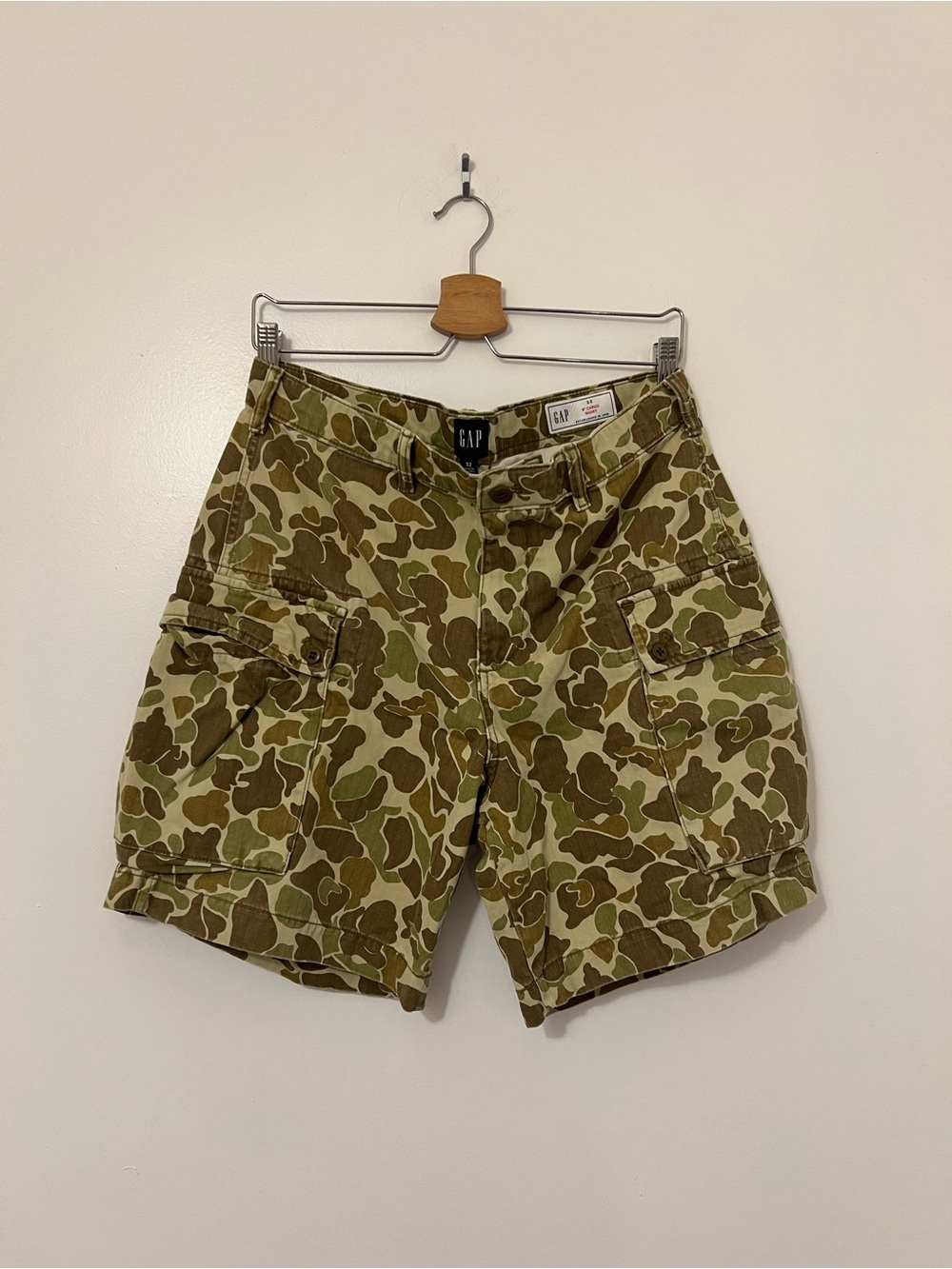 GAP Men’s 8in Camo Cargo Short